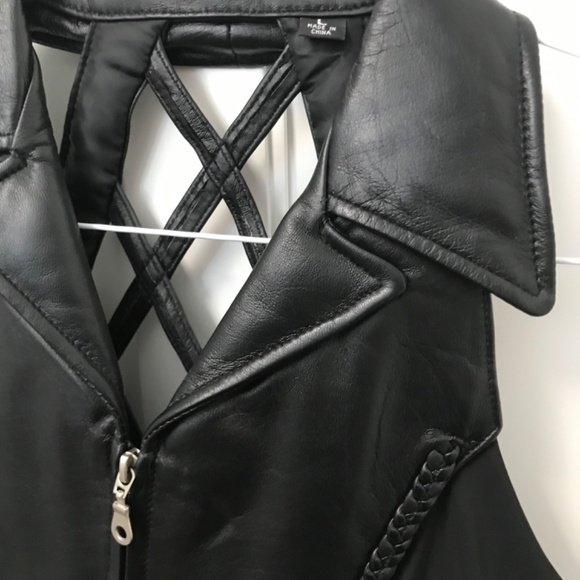 Vintage Genuine Cropped Black Leather Motorcycle Vest Women’s - Picture 5 of 10